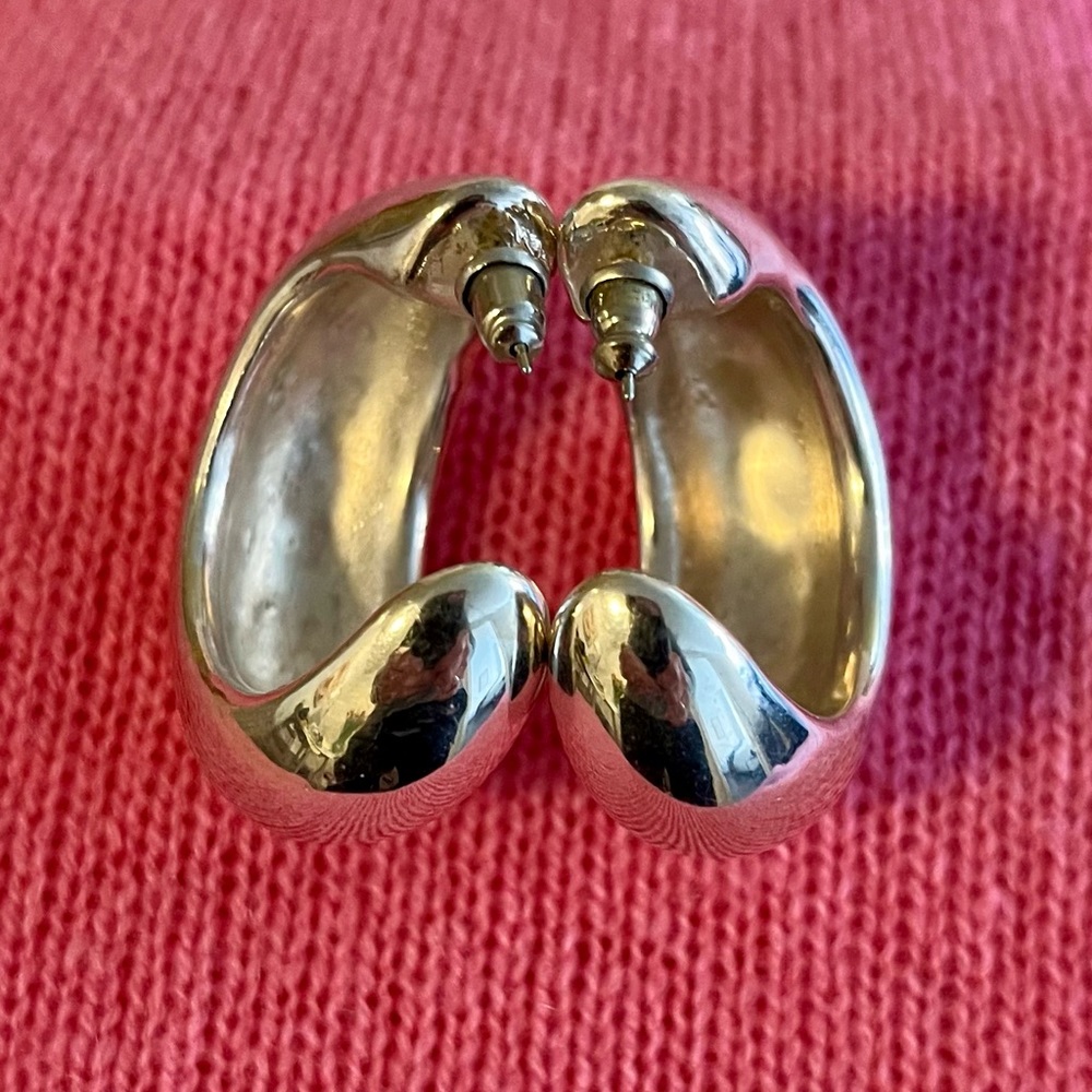 Tapered Silver Hoop Earrings - Picture 12 of 16